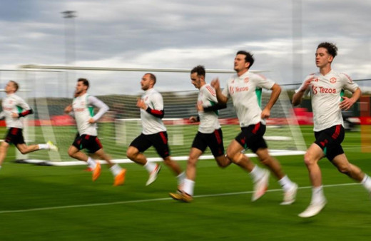 Manchester United'da Mason Mount ve Harry Maguire takımla çalışmalara başladı