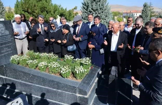 Neşet Ertaş 12. ölüm yıl dönümünde anılıyor