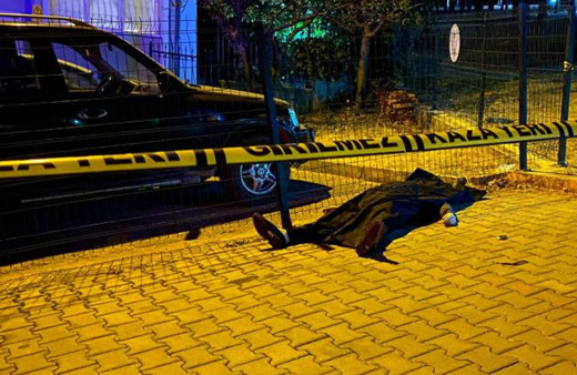 Bursa'da gece kulübü işletmecisi otoparkta silahlı saldırıya uğradı