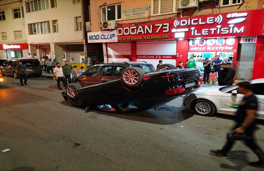 Şırnak'ta korkunç kaza! kamyonet ve otomobil kafa kafaya çarpıştı: 5 yaralı