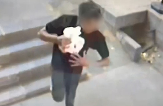 Kapkaçcı, yaşlı adamın 150 bin lirasını böyle çaldı! Ama kaçamadı o anlar kamerada....