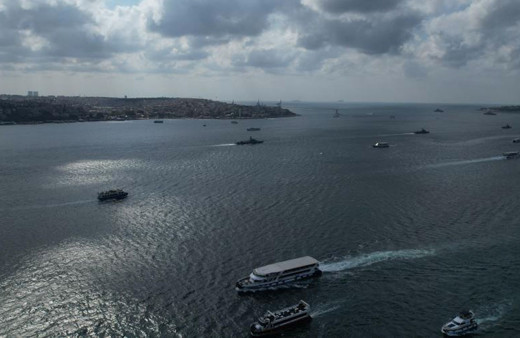 Preveze Deniz Zaferi’nin 485’inci yıldönümünde 15 savaş gemisi Boğaz'dan geçti