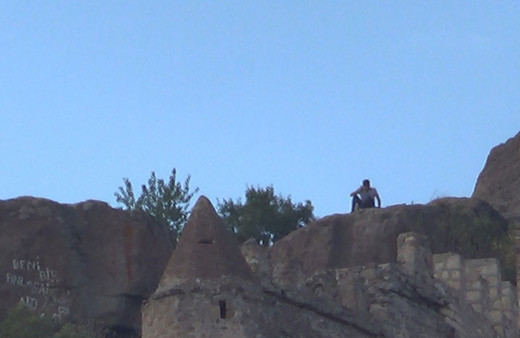 Afyonkarahisar'da karısının görüşmeyi kabul etmediği şahıs 226 metreden intihar girişiminde bulundu!