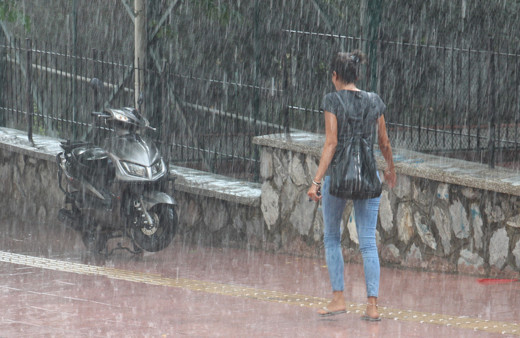 Beklenen sağanak yağış çok fena geliyor! Meteoroloji ve AKOM İstanbul için saat verdi! İstanbul, Ankara, İzmir hava durumu....