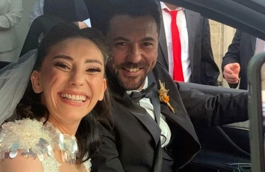 Yeni evli çifti balayı yolunda yaptıkları kaza ayırdı!