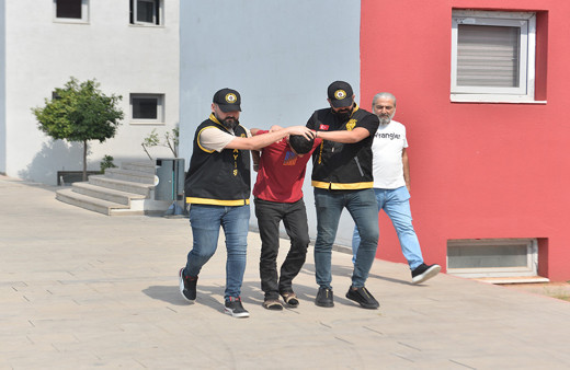 Adana'da husumetlilerin kıyma çekme kavgası kanlı bitti!