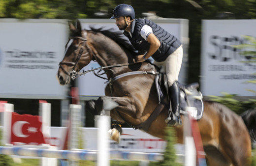 Cumhurbaşkanlığı Kupası Engel Atlama Yarışmaları, Ankara'da başladı