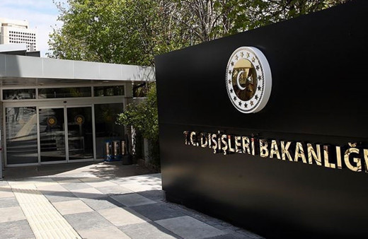 İsveç'te yeni provokasyon! Cumhurbaşkanı Erdoğan'ın maketini polis koruması altında yaktılar