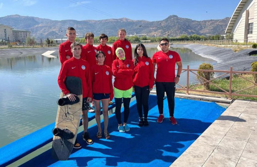 Denizi olmayan Kayseri, Su Kayağı Milli Takımı’na 8 sporcu verdi!