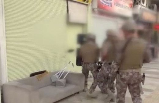 Antalya'da zehir tacirlerine geçit verilmedi! Özel harekat destekli uyuşturucu operasyonu: 13 gözaltı