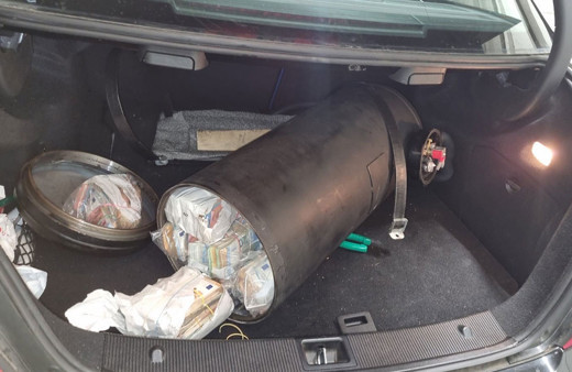 Sakladıkları yer ağızları açık bıraktı! Oto gaz silindir tüpünde 522 bin euro yakalandı