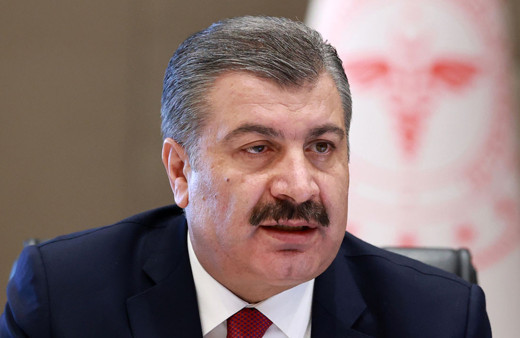 Sağlık Bakanı Koca'dan Van'da bir doktorun hasta yakınlarınca darbedilmesine tepki