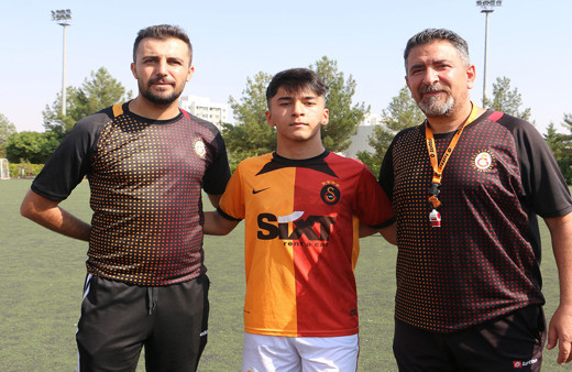 Diyarbakır'da 17 yaşındaki genç kanser hastalığını futbol aşkıyla yendi!