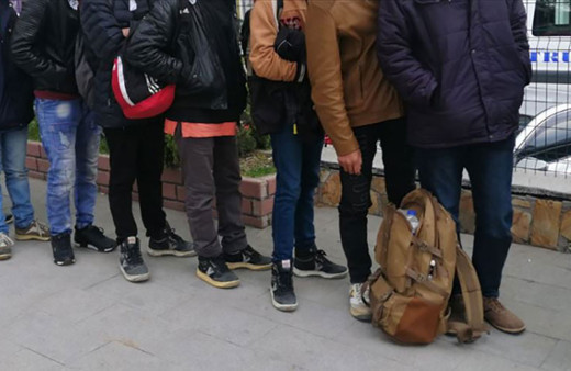 Kırklareli'nde düzensiz göçmenlere geçit verilmedi! 28 düzensiz göçmen yakalandı