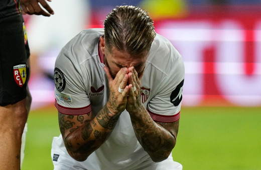 Sergio Ramos kendi kalesine gol attı Sevilla yıkıldı Barcelona kazandı