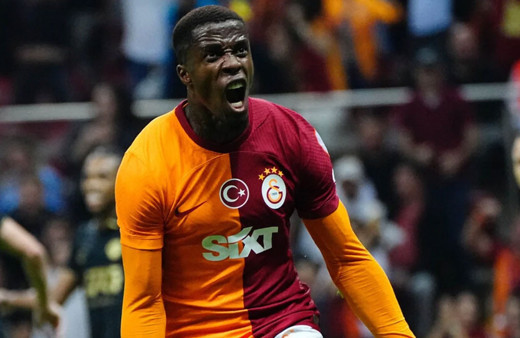 Wilfried Zaha, Galatasaray'da ilk kez gol sevinci yaşadı