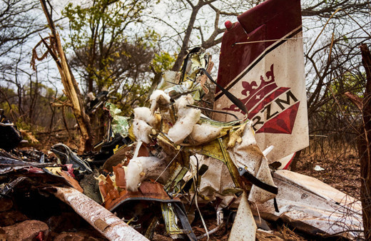 Elmas madenine giden uçak düştü: 6 kişi öldü
