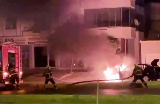 Aksaray'da seyir halindeki otomobil alev alev yandı!