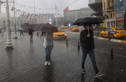 İstanbul’da sağanak yağış etkili oluyor