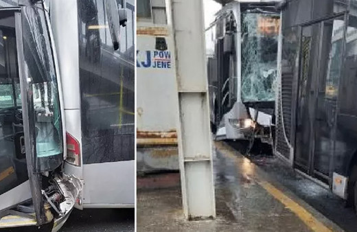Küçükçekmece'de iki metrobüs çarpıştı! Çok sayıda ekip sevk edildi