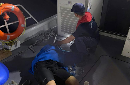 Yüzerek Yunanistan’a kaçmaya çalıştı, yorulunca yardım istedi!