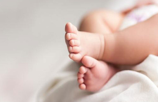 Nüfusu azalan Yunanistan'da yeni doğan bebek sayısı 2022'de geriledi