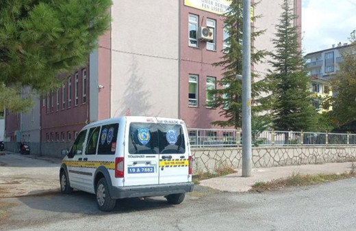 Çorum'da okulun 3. katından düşen öğrenci yaralandı