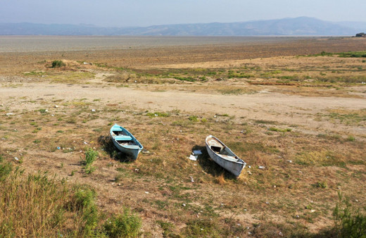 Marmara Gölü kurudu balıkçı tekneneleri hurdaya çıktı