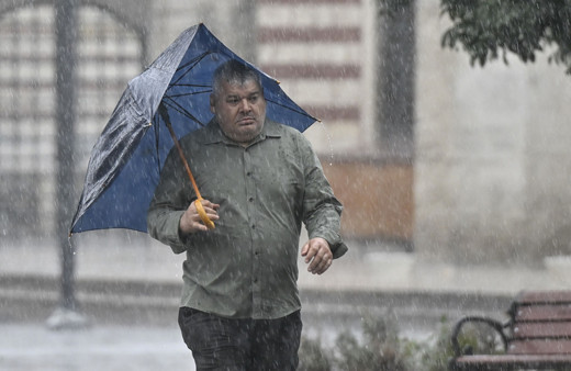 Meteoroloji'den 11 il için sarı ve turuncu kodlu uyarı çok kuvvetli yağış bekleniyor! 1 ilde eğitime ara verildi