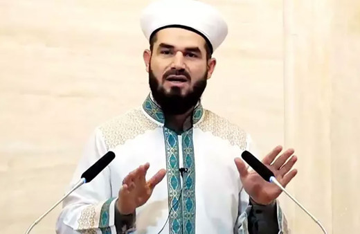 Şuursuz menkıbeci hoca! Depremde ölen Suriyelilerin cesedi kokmamış!