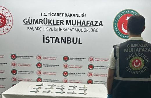 Varis çoraplarından çıkanlar hayrete düşürdü: 7 buçuk milyon TL değerinde...