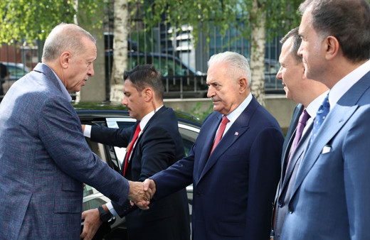 "Cumhurbaşkanı Erdoğan rahatsızlandı" yalanı çöktü! Erdoğan AK Parti Genel Merkezi'ne geldi