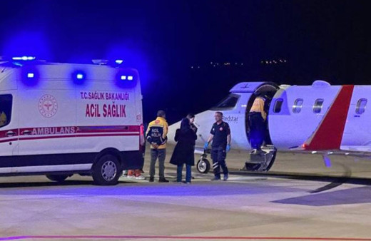 Kalbinde delik olan Muhammet bebek ambulans uçakla Konya'ya gönderildi