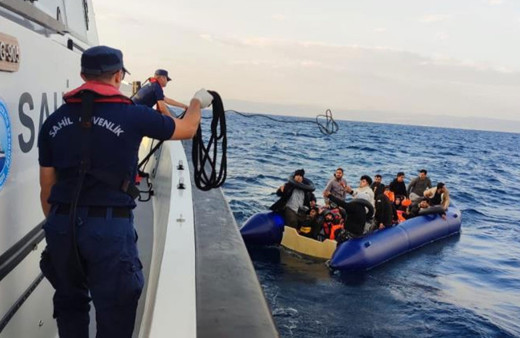 Ayvalık açıklarında 108 düzensiz göçmen kurtarıldı!