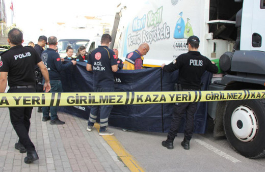 Kocaeli'de çöp kamyonunun çarptığı yaşlı kadın öldü