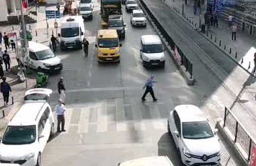 İstanbul'da yayalara yol vermeyen sürücülere ceza kesildi!