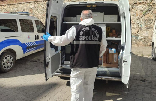 52 yaşındaki kadın evinde ölü bulundu!