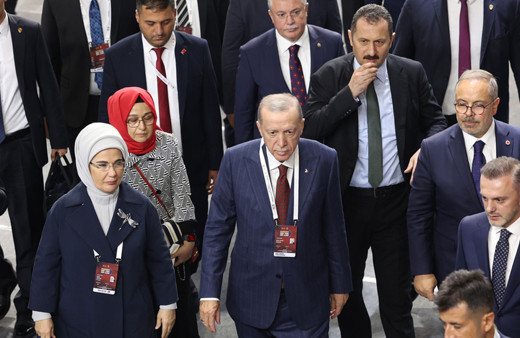 AK Parti 4. Olağanüstü Büyük Kongresi'nde Recep Tayyip Erdoğan yeniden genel başkanlığa seçildi