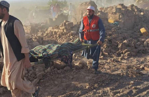 Afganistan'daki depremde ölü sayısı giderek artıyor