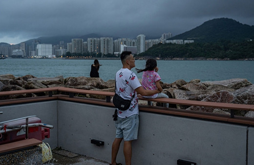 Hong Kong'da tayfun alarmı! Okullar kapatıldı, uçak seferleri iptal edildi!