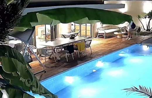 İzmir'de şaşkına çeviren olay! Evi boş sanan hırsız neler yaptı neler...