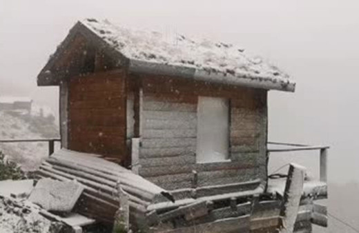 Meteoroloji uyarmıştı! Rize'nin yüksek kesimlerine kar yağdı!