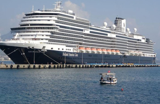 Dev kruvaziyer, İsrail yerine Alanya'ya geldi!