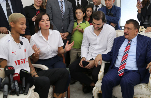 Melissa Vargas Malatya'da coşkuyla karşılandı