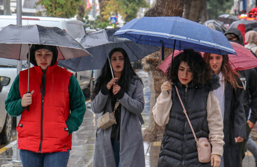 Sağanak ve fırtına bekleniyor Meteoroloji'den 12 ile sarı kodlu uyarı! İstanbul, Ankara, İzmir...