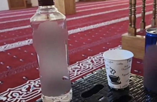 Sosyal medya hesabından camide alkollü fotoğraf paylaşmıştı! Cezası belli oldu