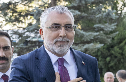 Vedat Işıkhan'dan mesai saati açıklaması! Gündemimizde dedi detayları duyurdu