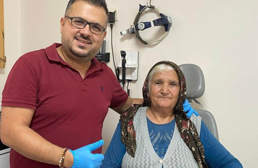 'Hışırtı' şikayetiyle doktora giden kadının kulağından canlı örümcek çıktı