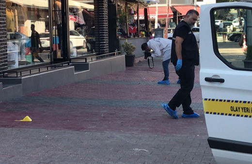 Adana'da iş yerine silahlı saldırı: 1 kişi öldü, 1 kişi yaralandı!