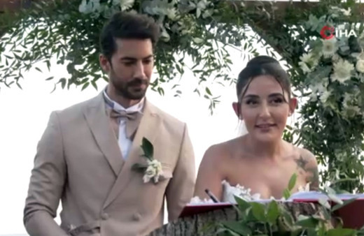 Melek Mosso Mersin'de dünyaevine girdi